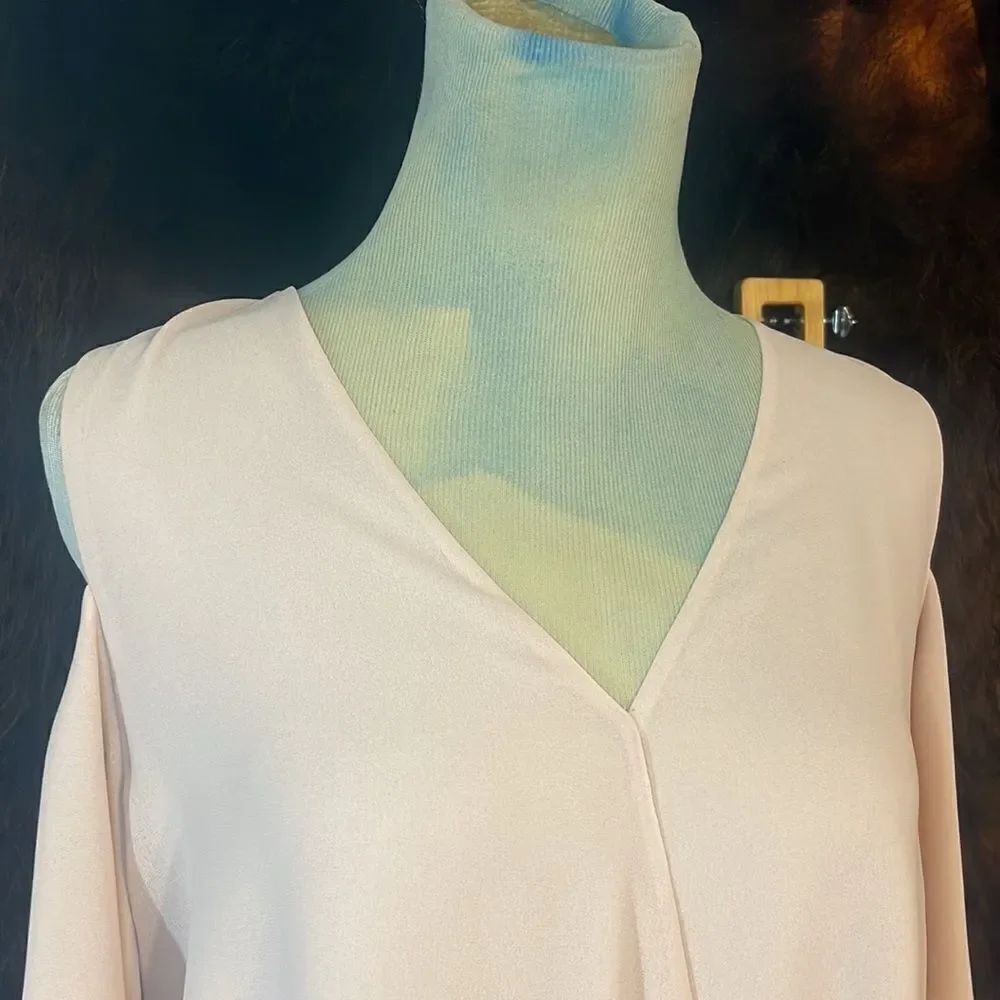 Naked Zebra cold shoulder top M (4550) - Picture 3 of 9